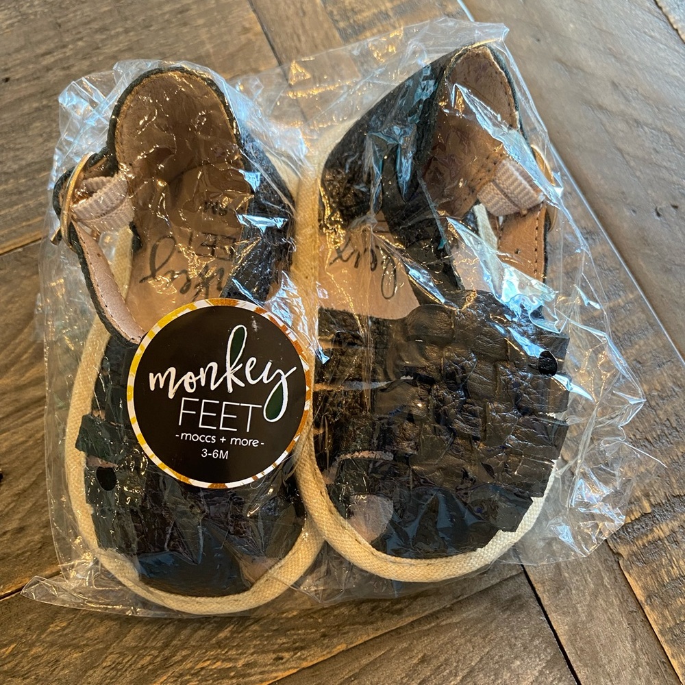Monkey Feet 3-6 Months Black Macy Sandals NIB 🚭🐶